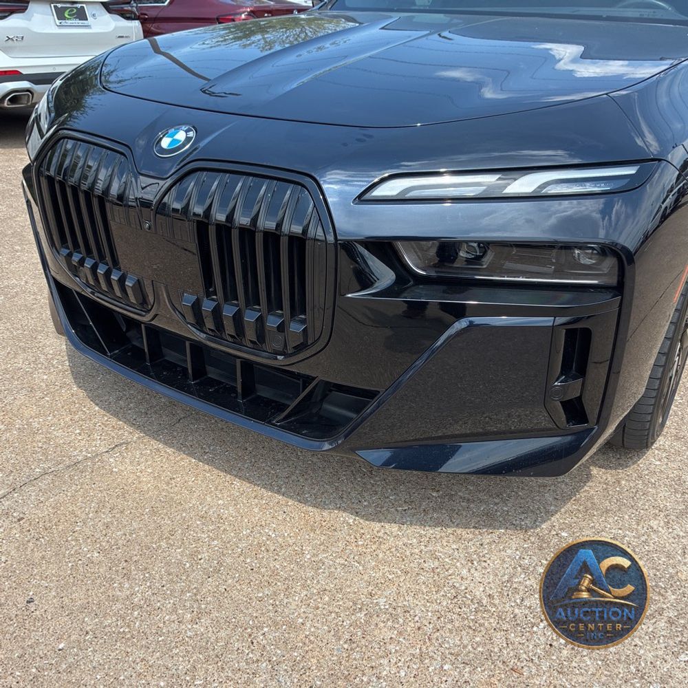 2023 BMW 7-Series 740i