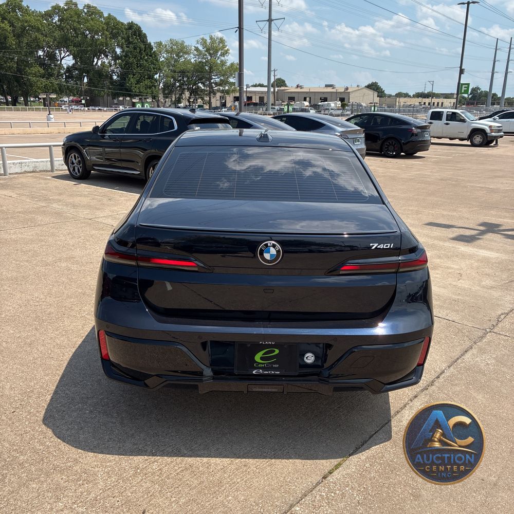 2023 BMW 7-Series 740i