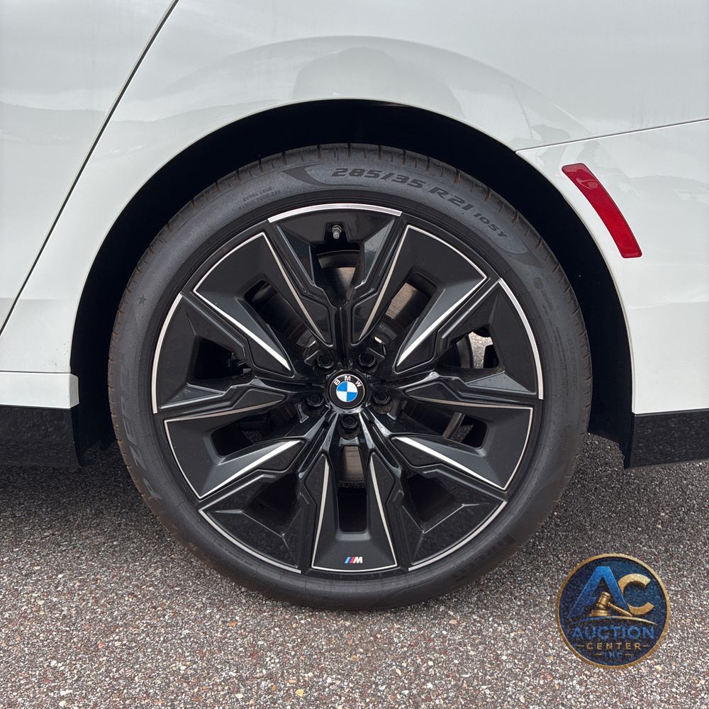 2025 BMW 740i