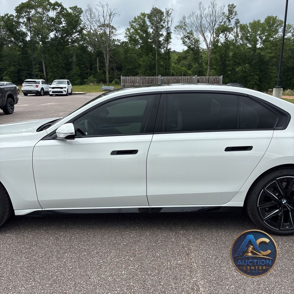 2025 BMW 740i