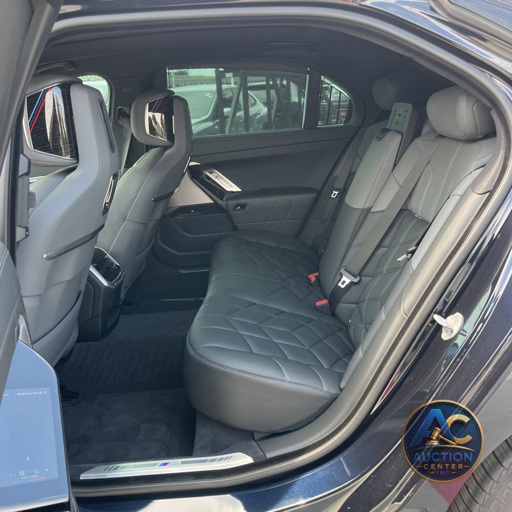 2024 BMW 7-Series 740i
