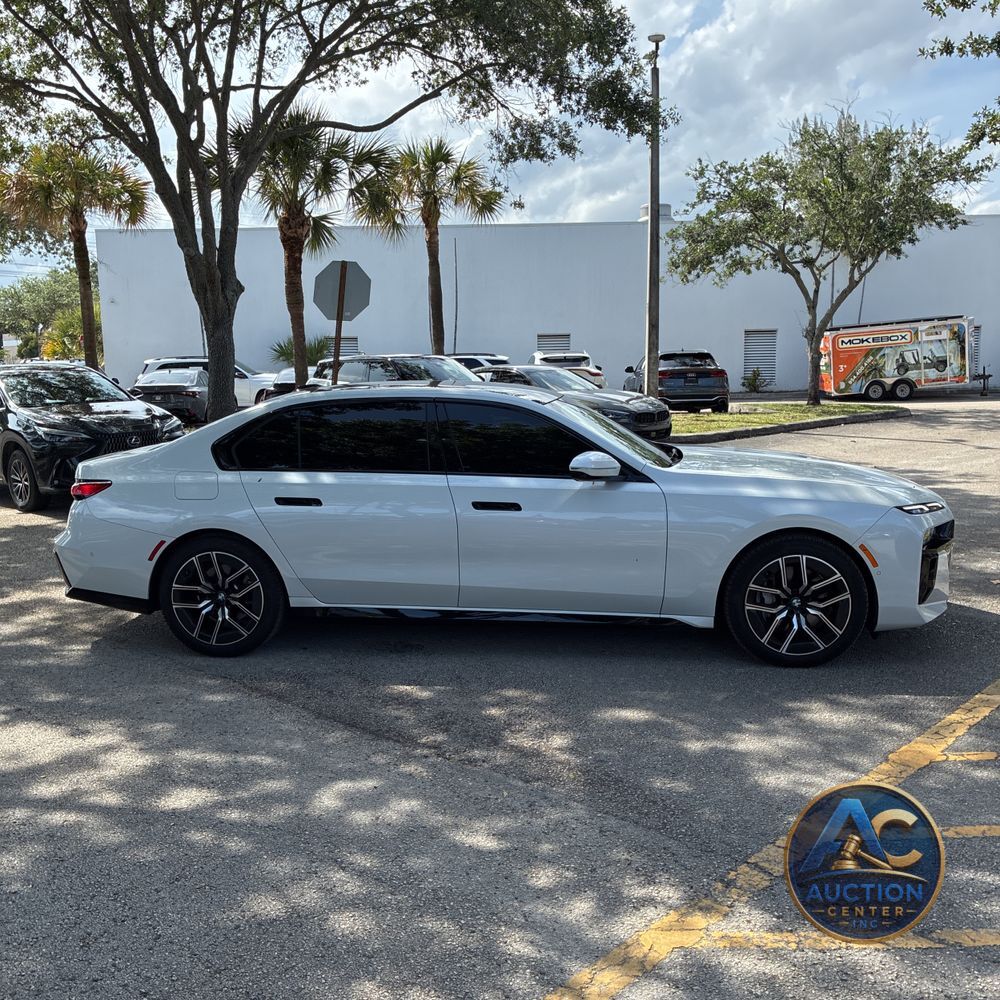 2024 BMW 7 Series 740i