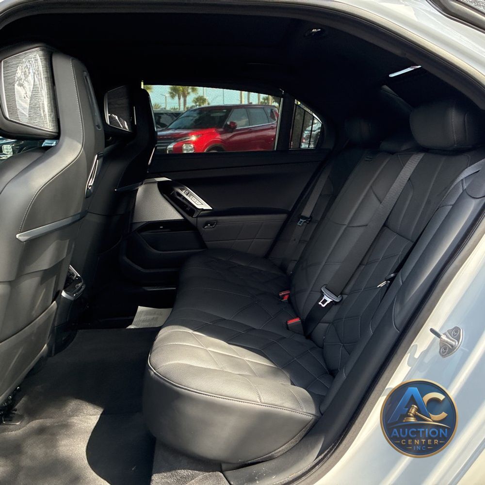 2024 BMW 7 Series 740i