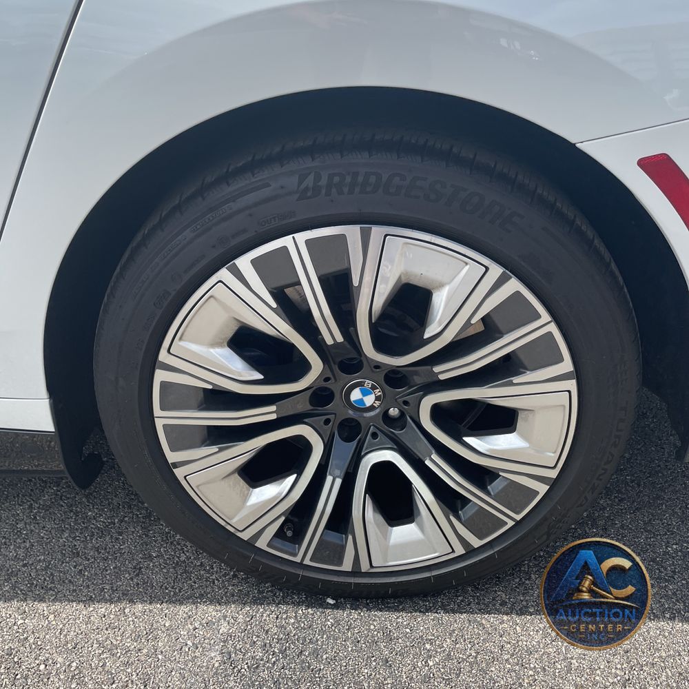 2024 BMW 7-Series 750e xDrive