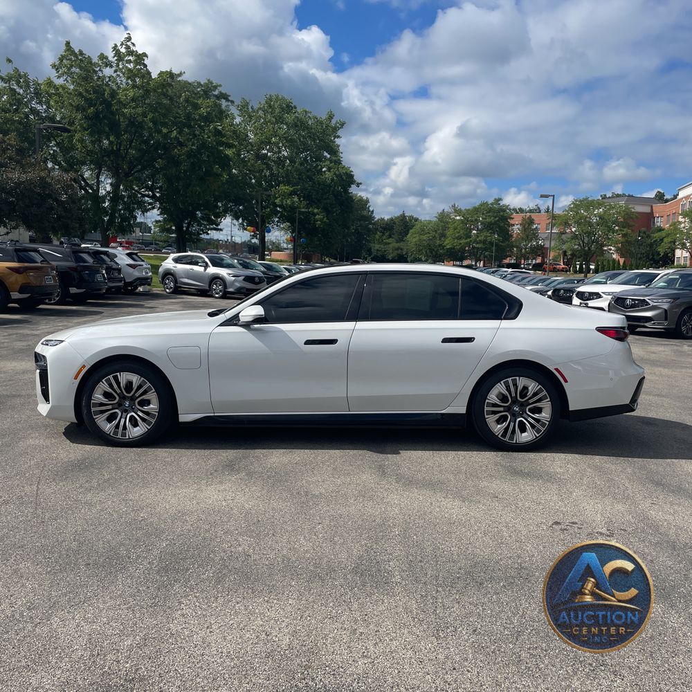 2024 BMW 7-Series 750e xDrive