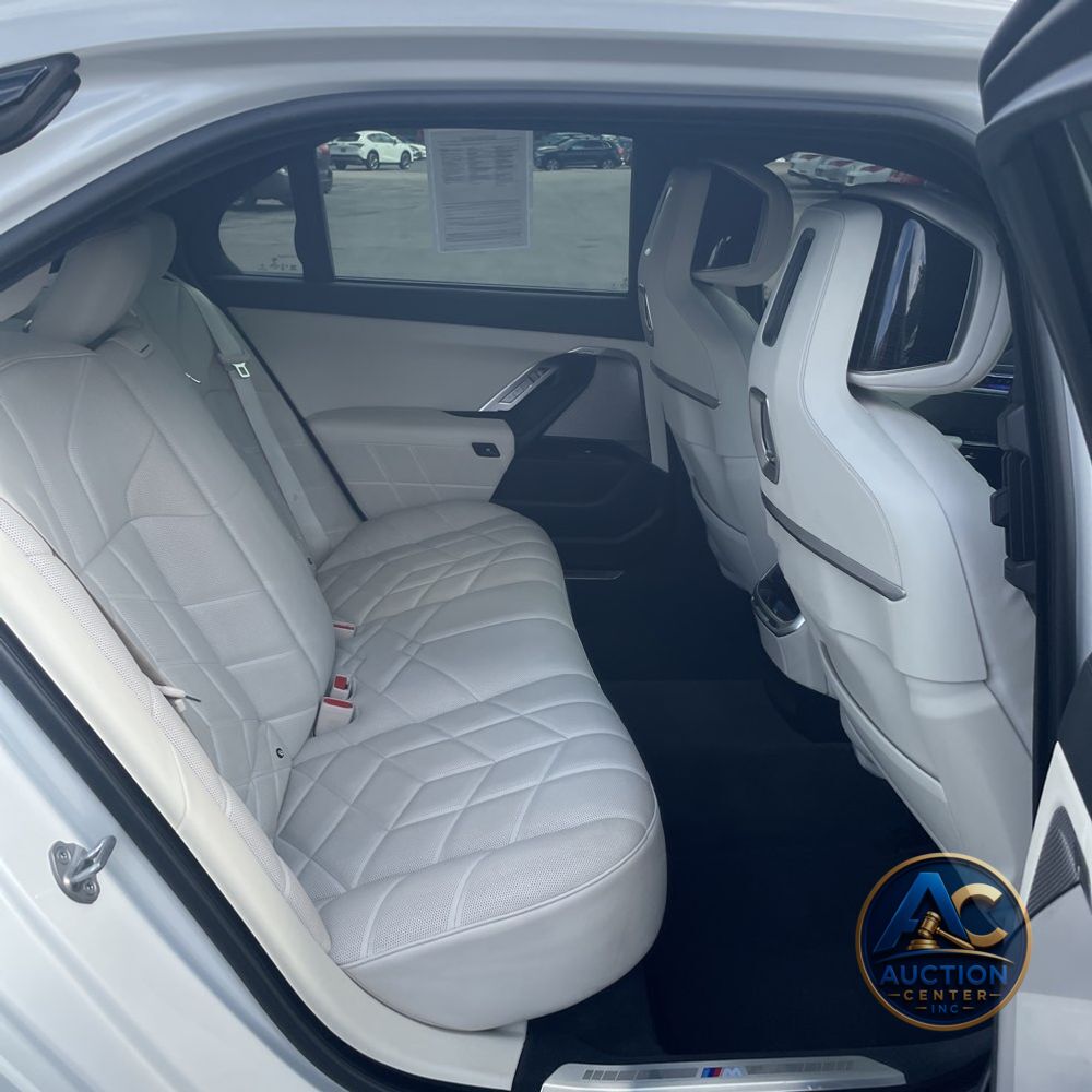 2024 BMW 7-Series 750e xDrive