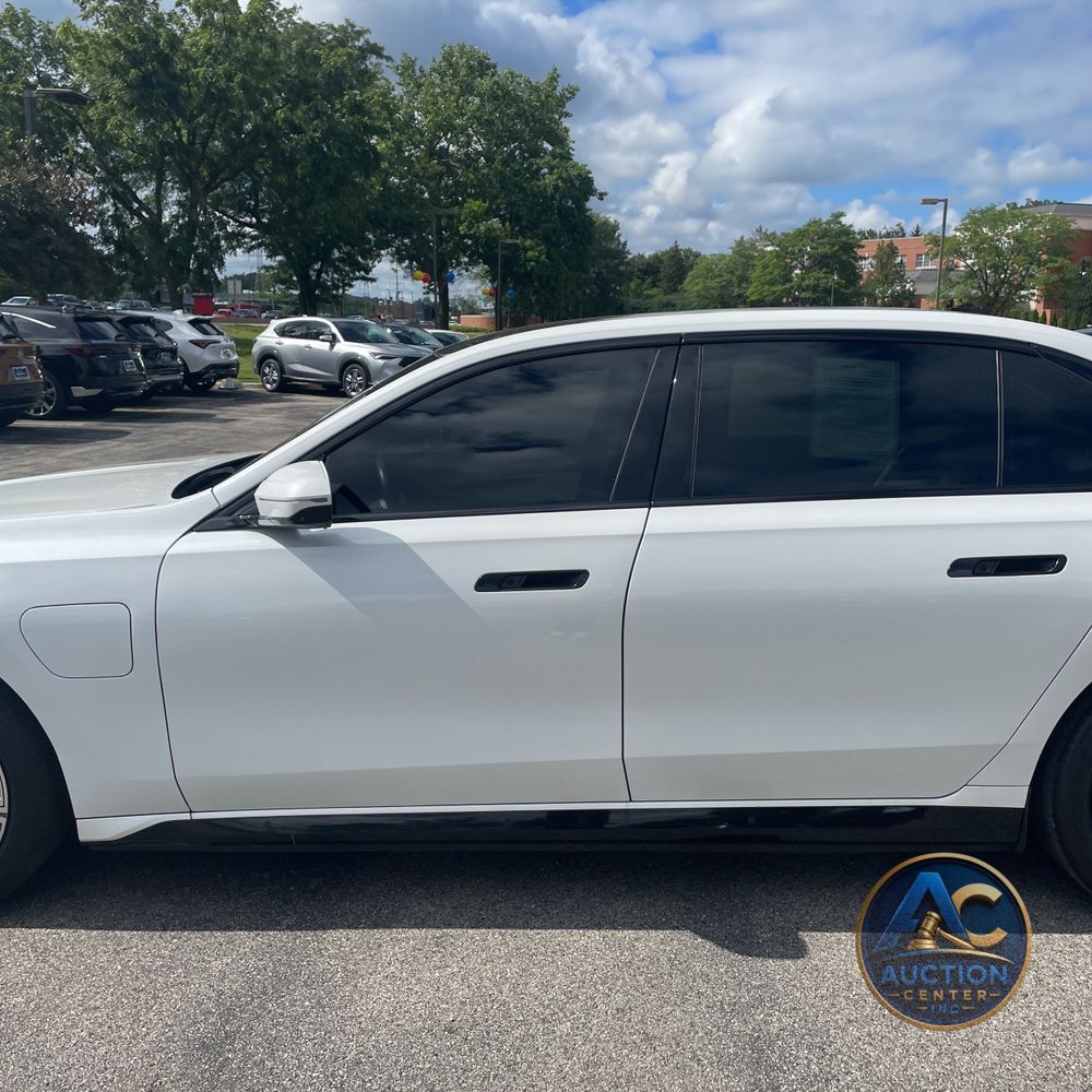 2024 BMW 7-Series 750e xDrive