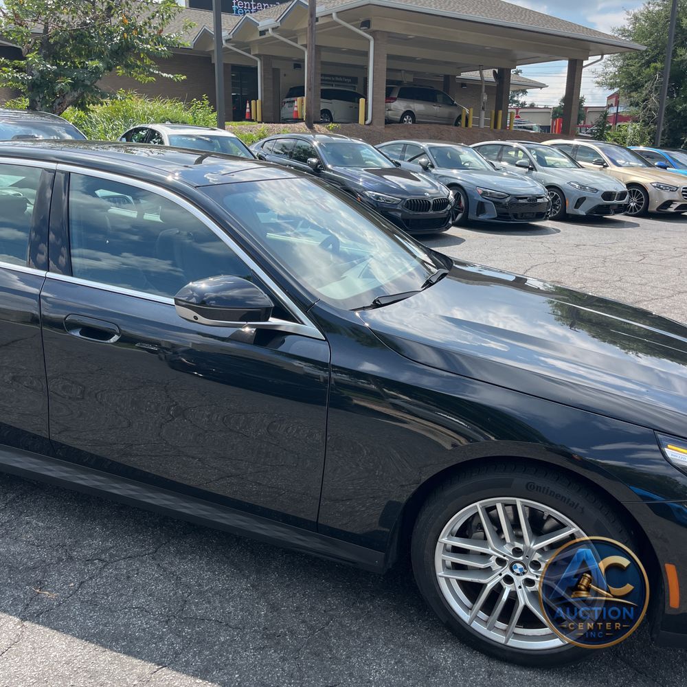 2025 BMW 5-Series 530i