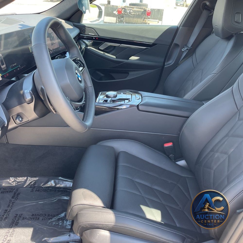 2025 BMW 5-Series 530i xDrive
