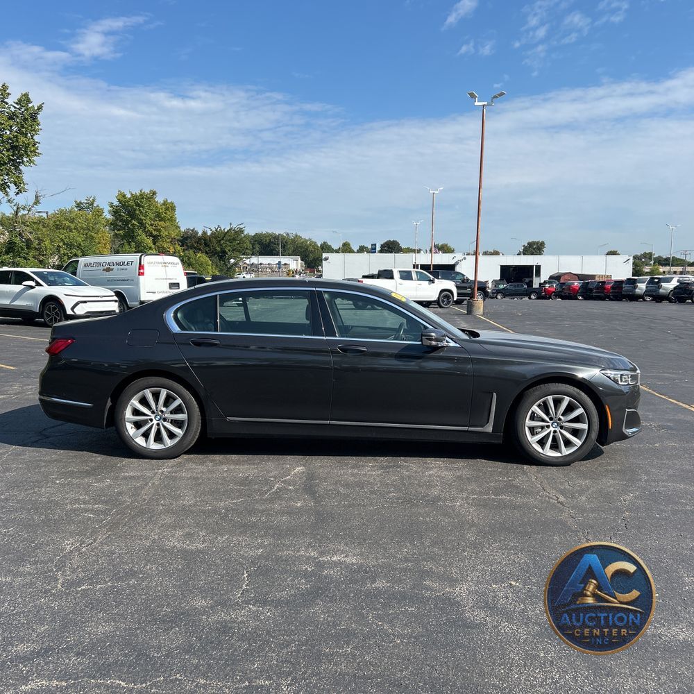 2022 BMW 7-Series 740i