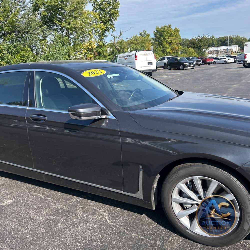 2022 BMW 7-Series 740i