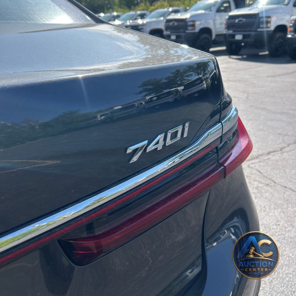 2022 BMW 7-Series 740i