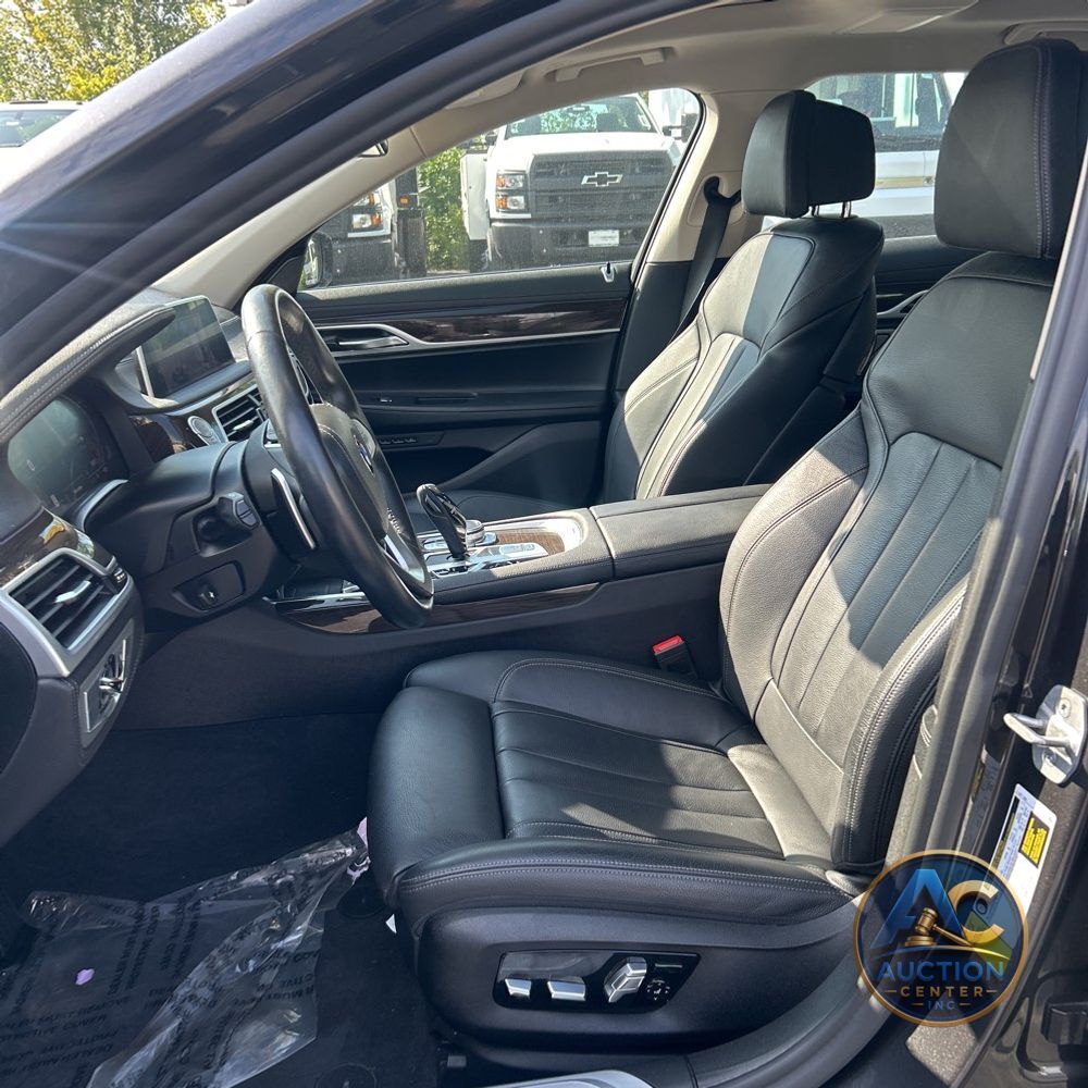 2022 BMW 7-Series 740i