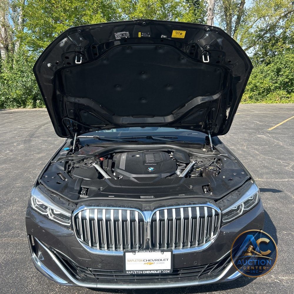 2022 BMW 7-Series 740i