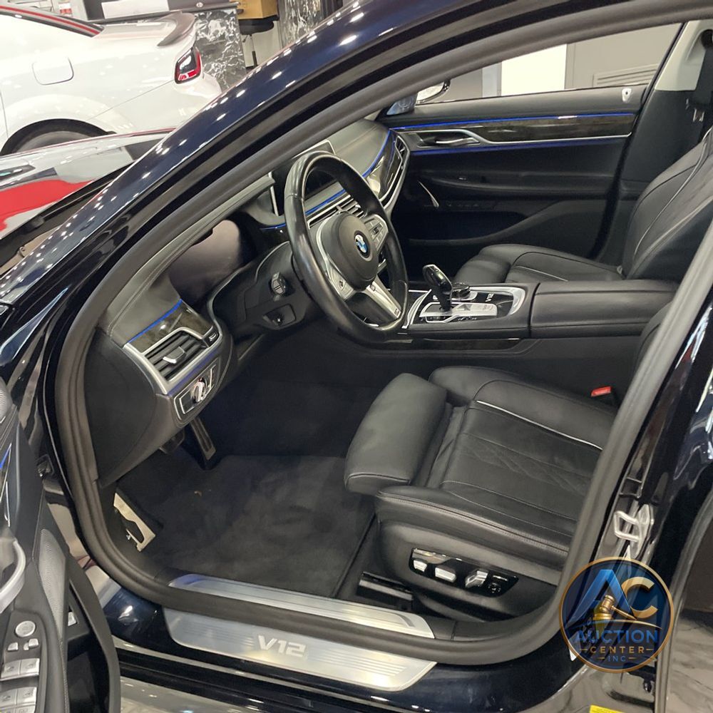 2022 BMW 7-Series M760xi