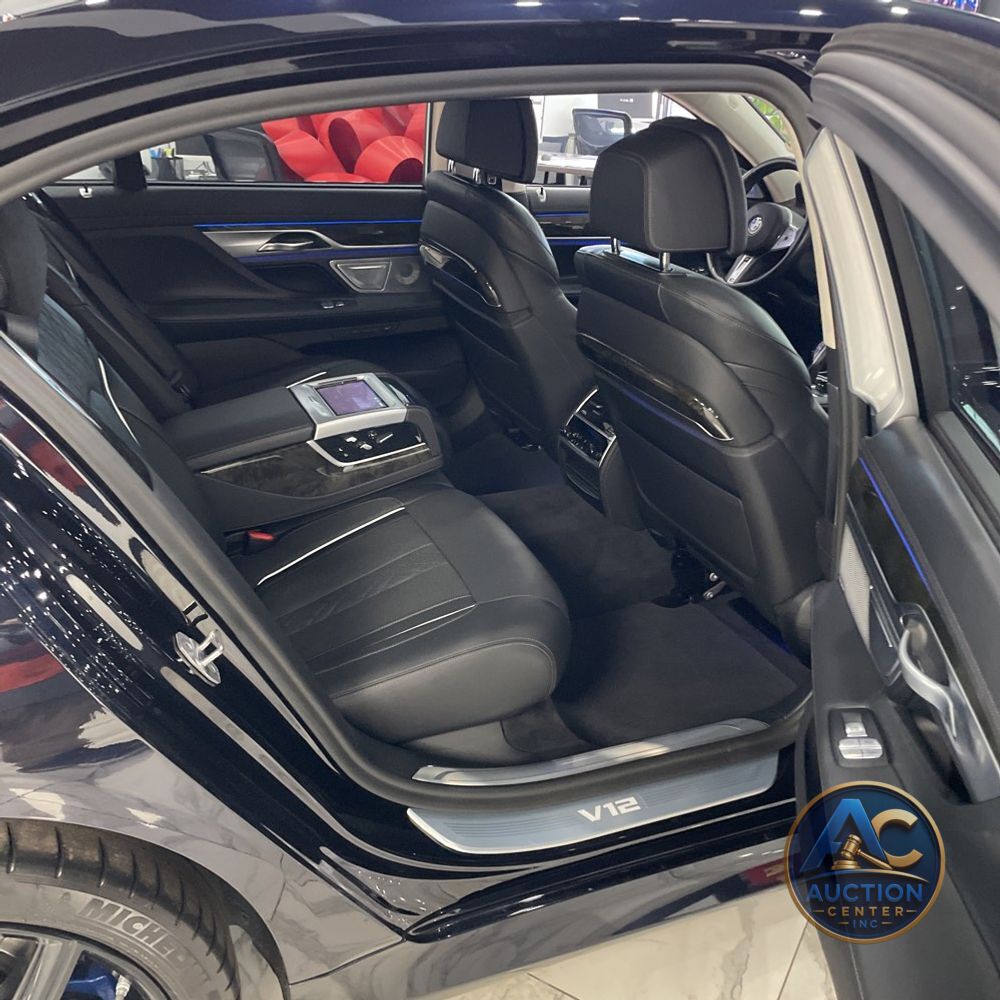 2022 BMW 7-Series M760xi