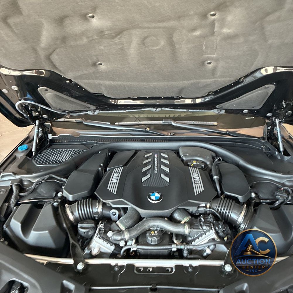 2025 BMW 8-Series M850i xDrive