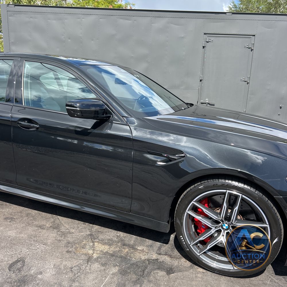 2023 BMW M5