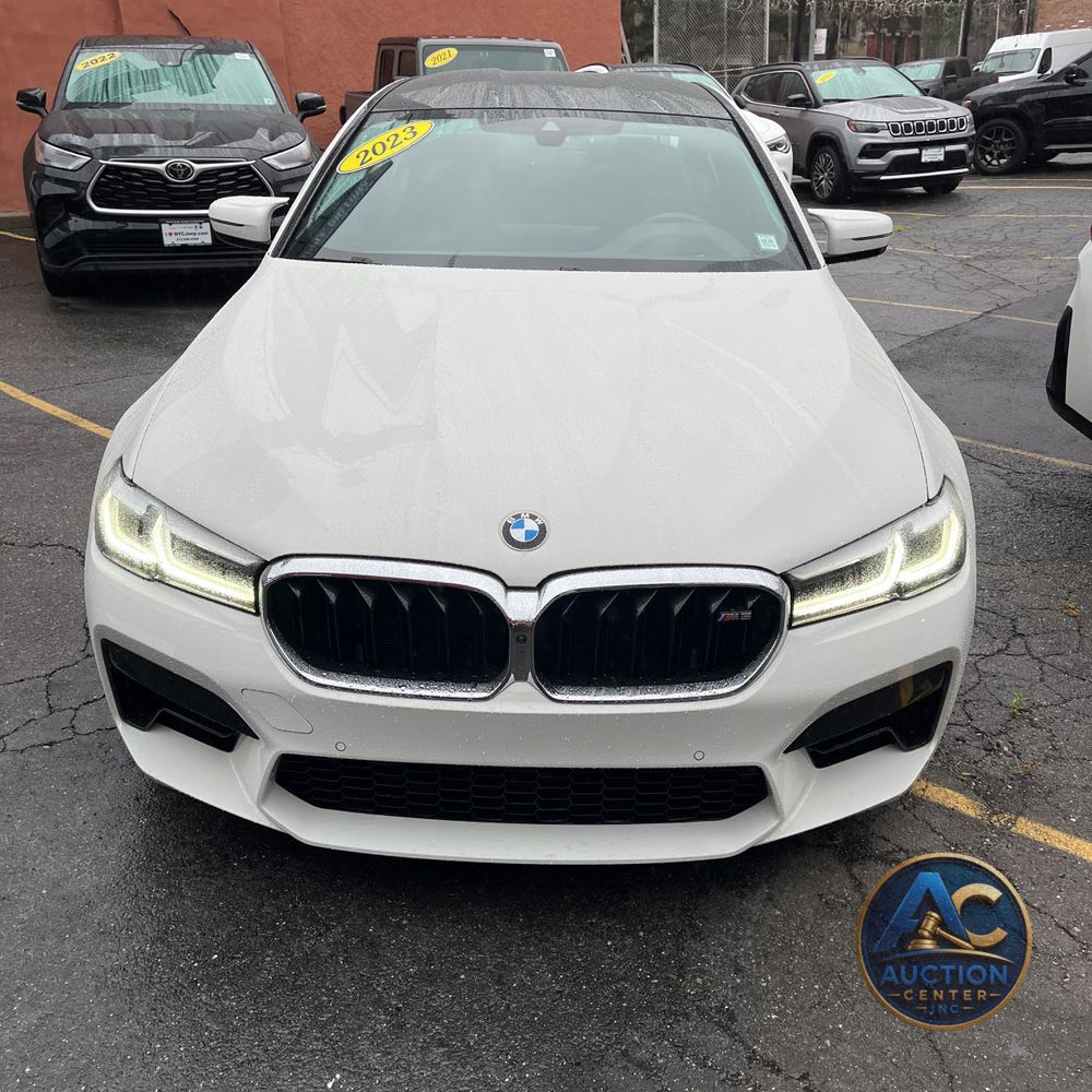 2023 BMW M5