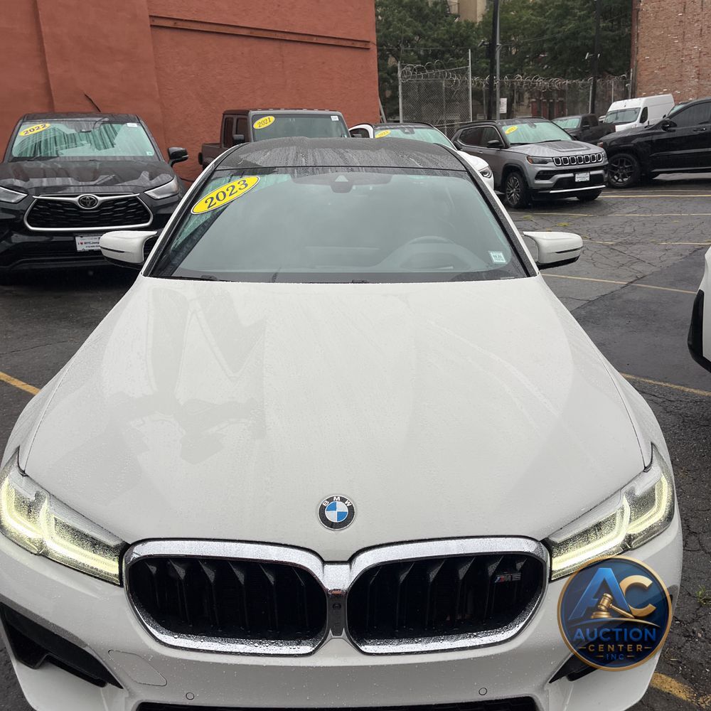 2023 BMW M5
