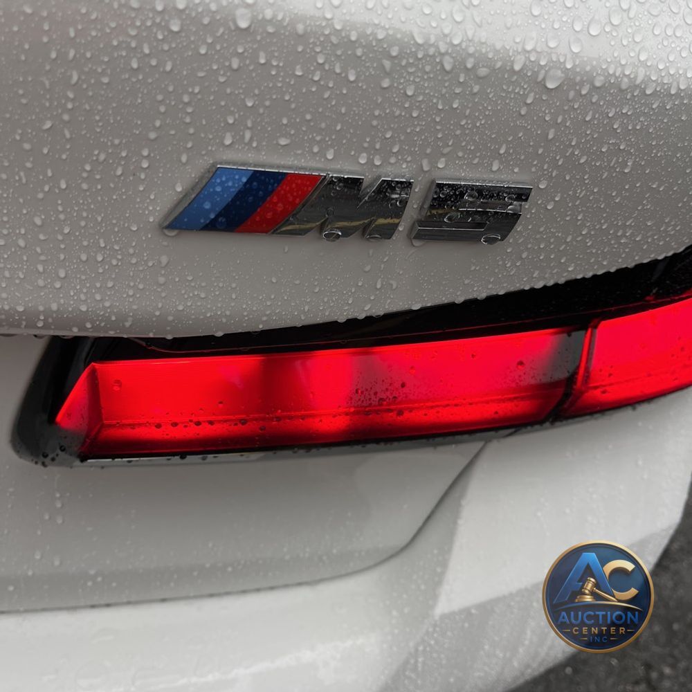 2023 BMW M5