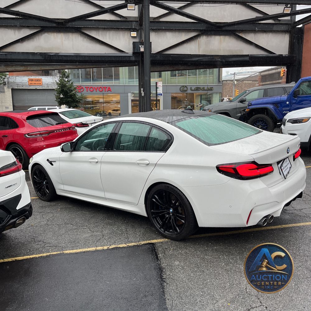 2023 BMW M5