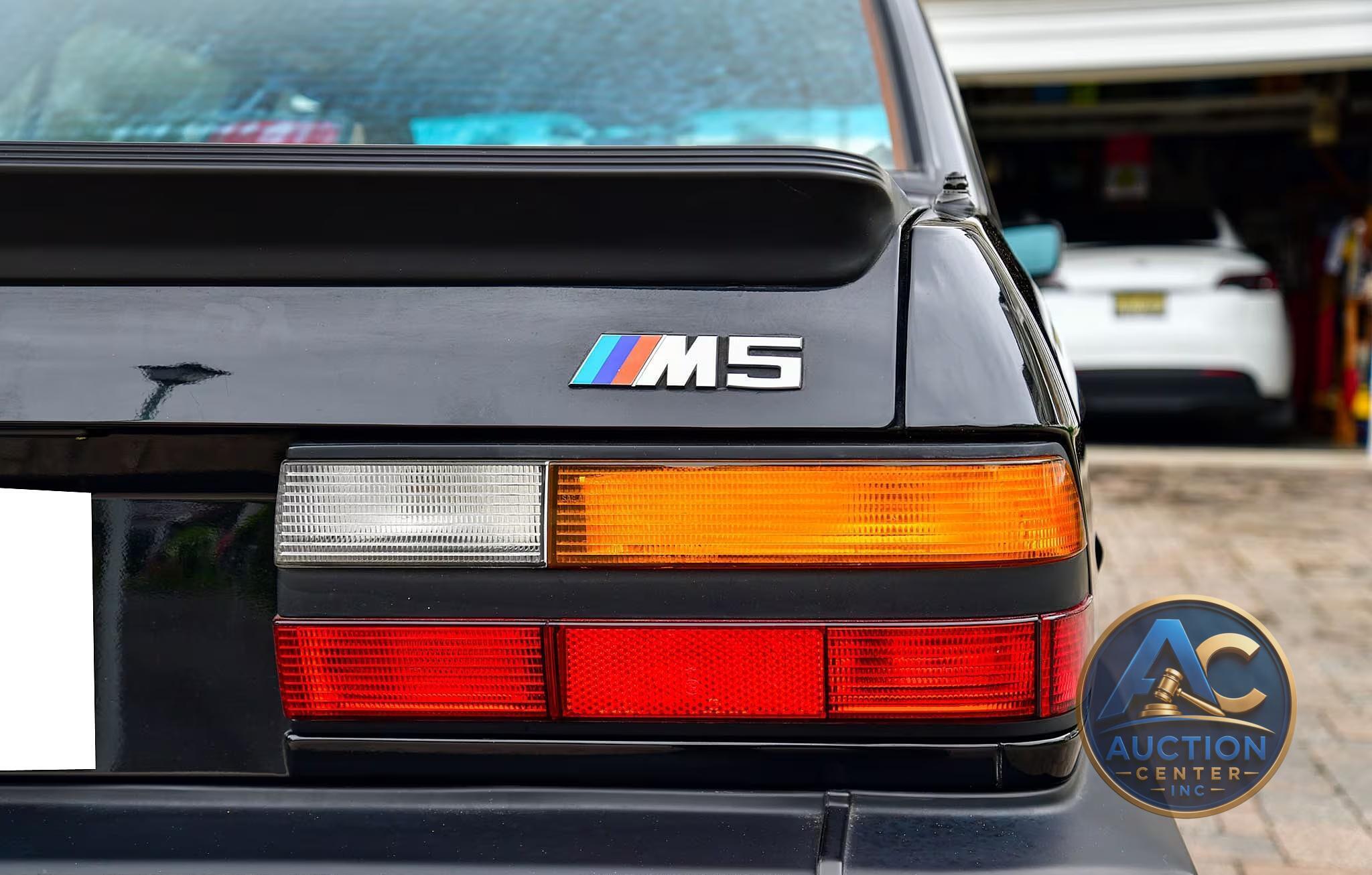 1988 BMW M5