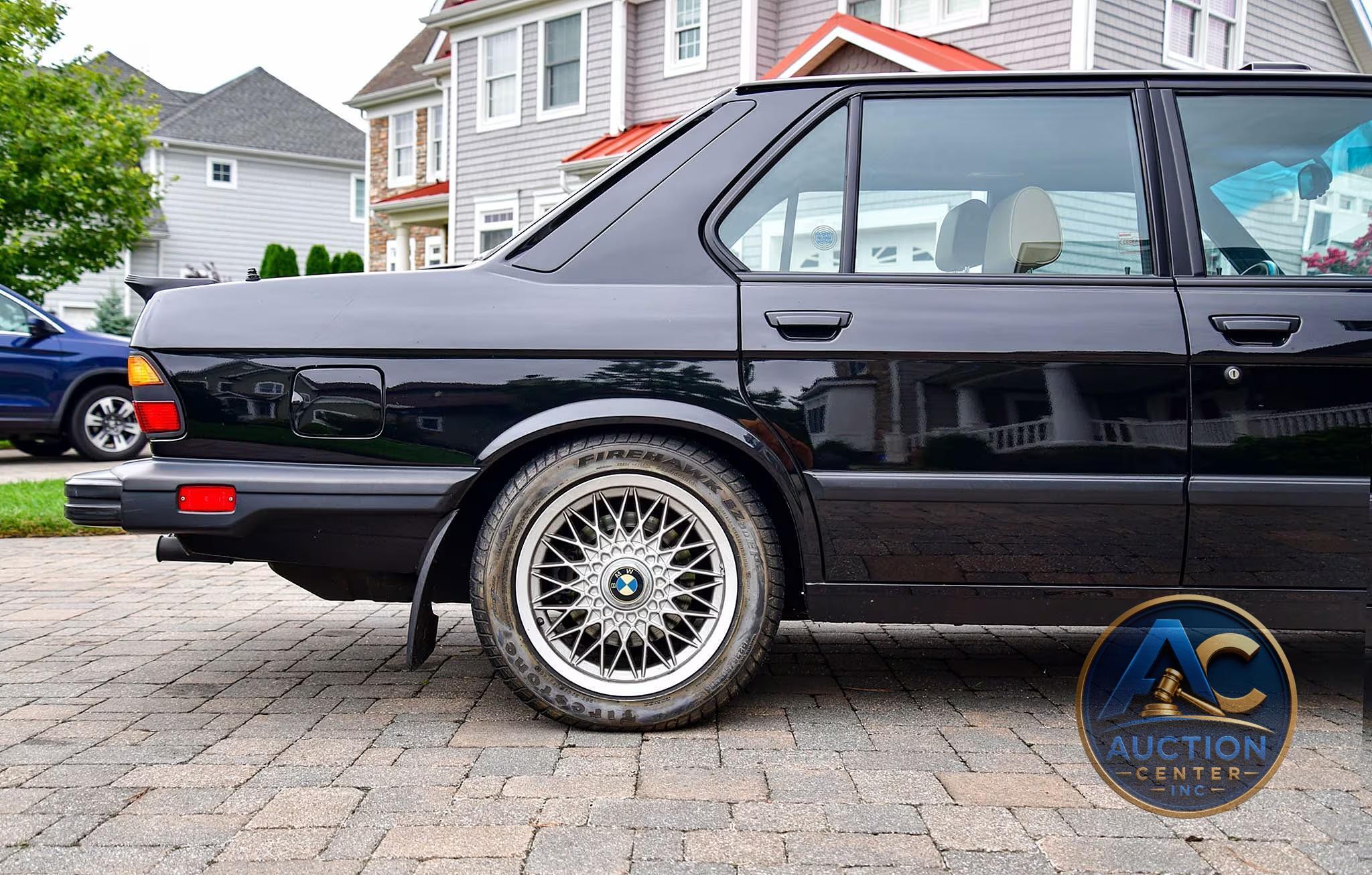 1988 BMW M5
