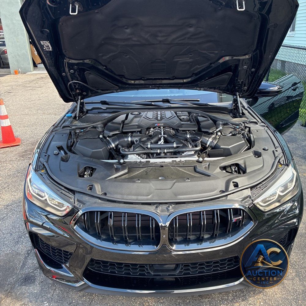 2022 BMW M8 Competition