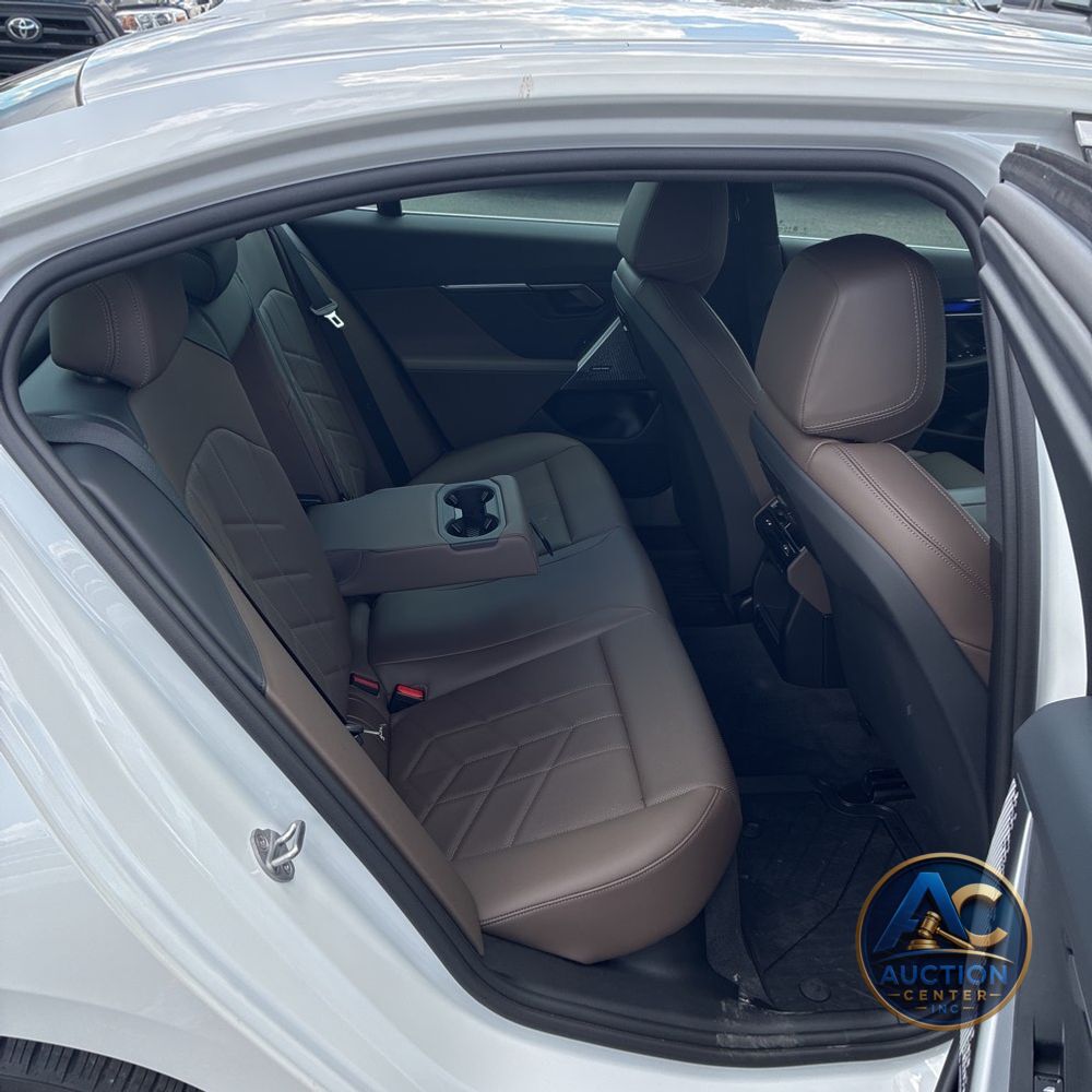 2025 BMW i5 xDrive40