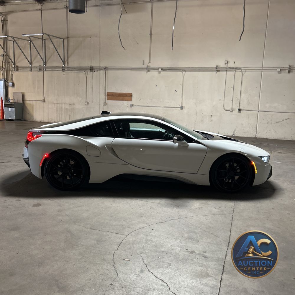 2016 BMW i8