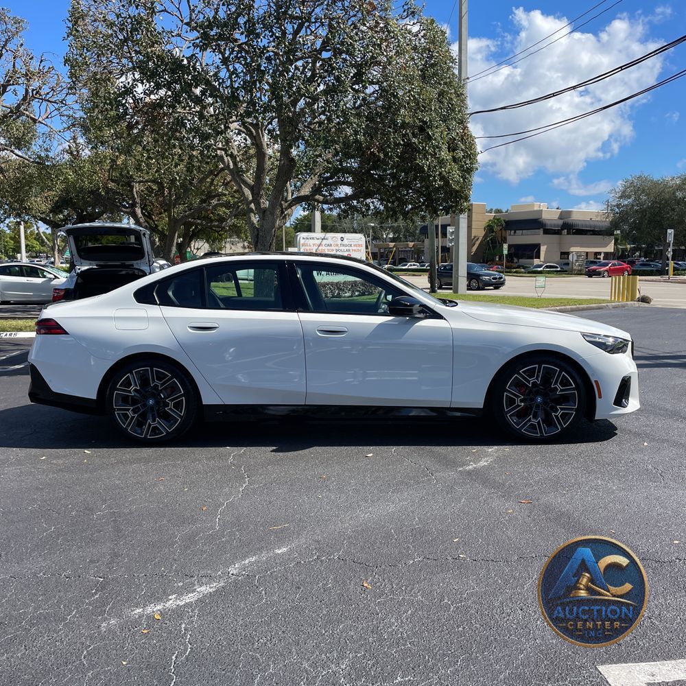 2025 BMW i5 M60