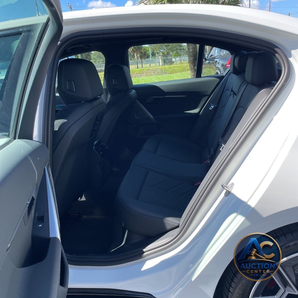 2025 BMW i5 M60