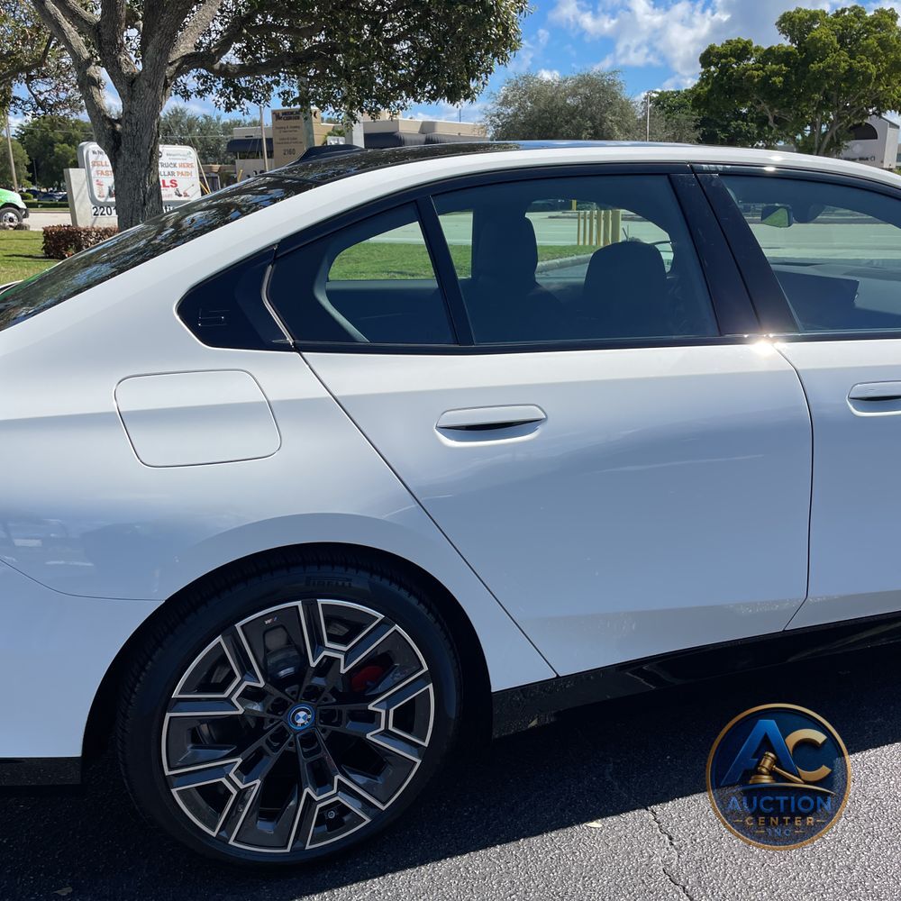 2025 BMW i5 M60