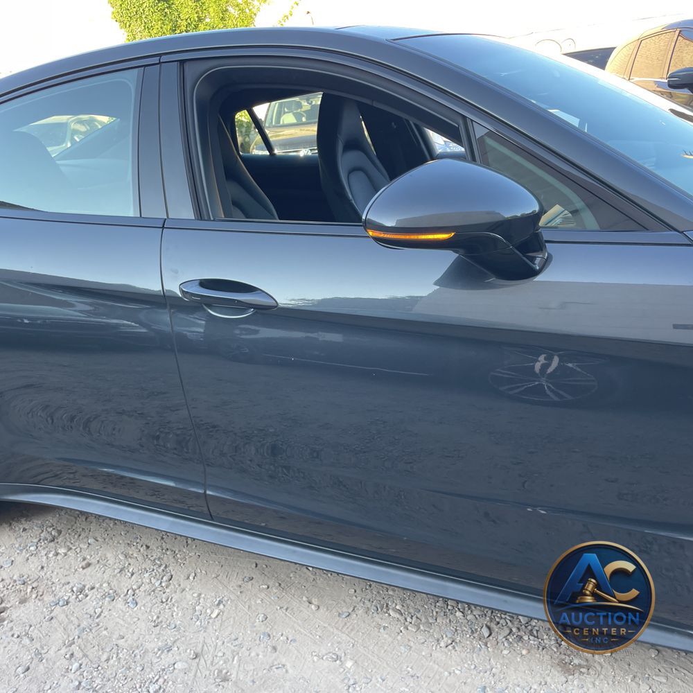 2018 Porsche Panamera 4