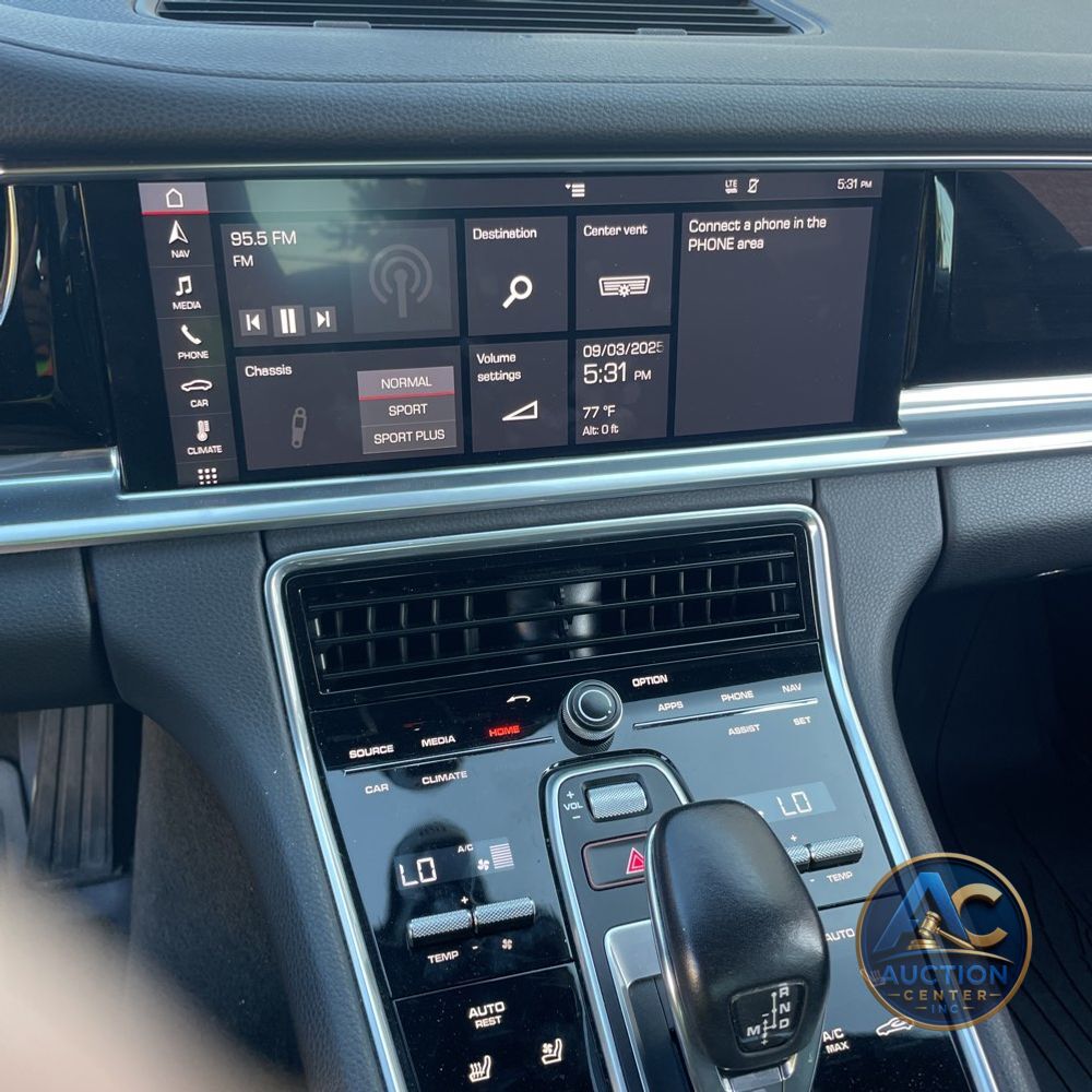 2018 Porsche Panamera 4