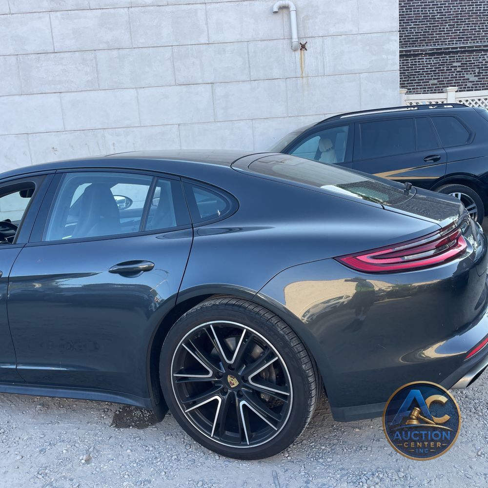 2018 Porsche Panamera 4