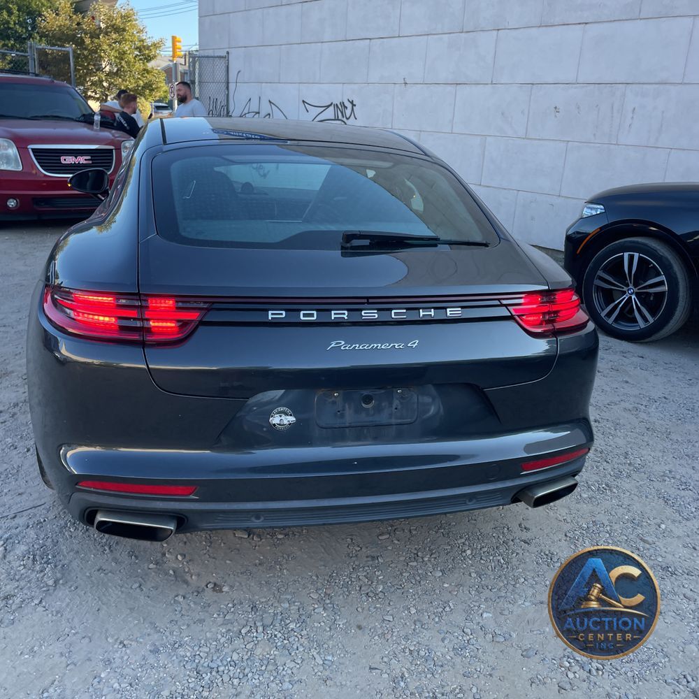 2018 Porsche Panamera 4