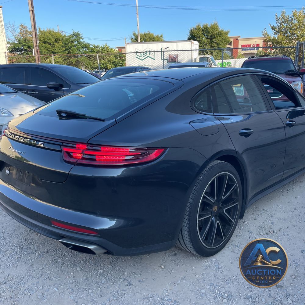 2018 Porsche Panamera 4