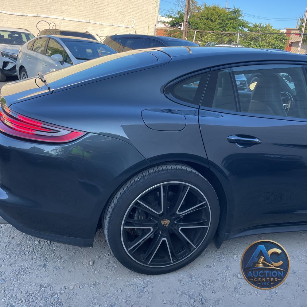 2018 Porsche Panamera 4