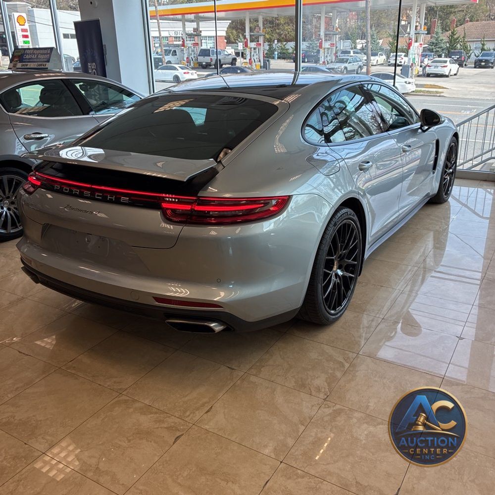 2020 Porsche Panamera 4