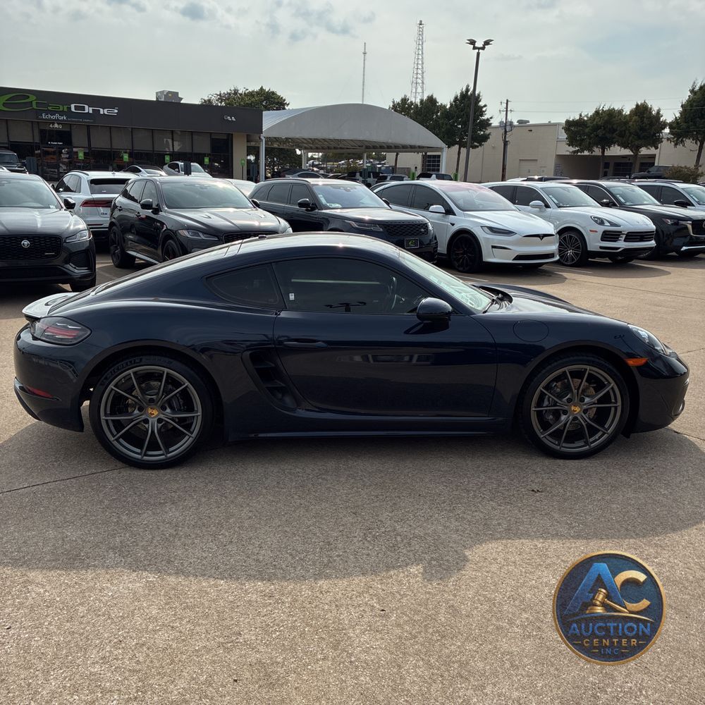 2017 Porsche 718 Cayman Base