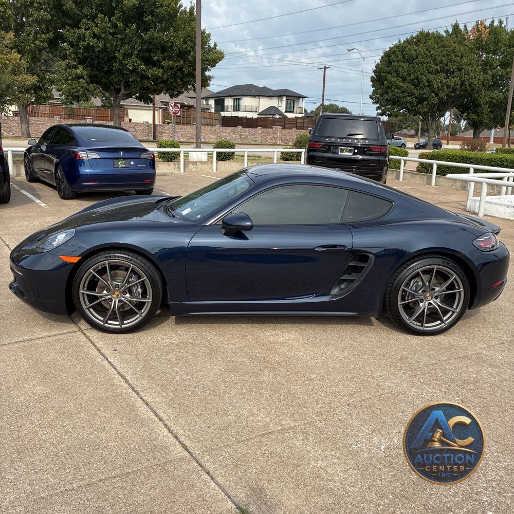 2017 Porsche 718 Cayman Base