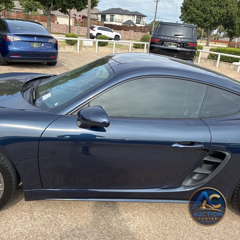 2017 Porsche 718 Cayman Base