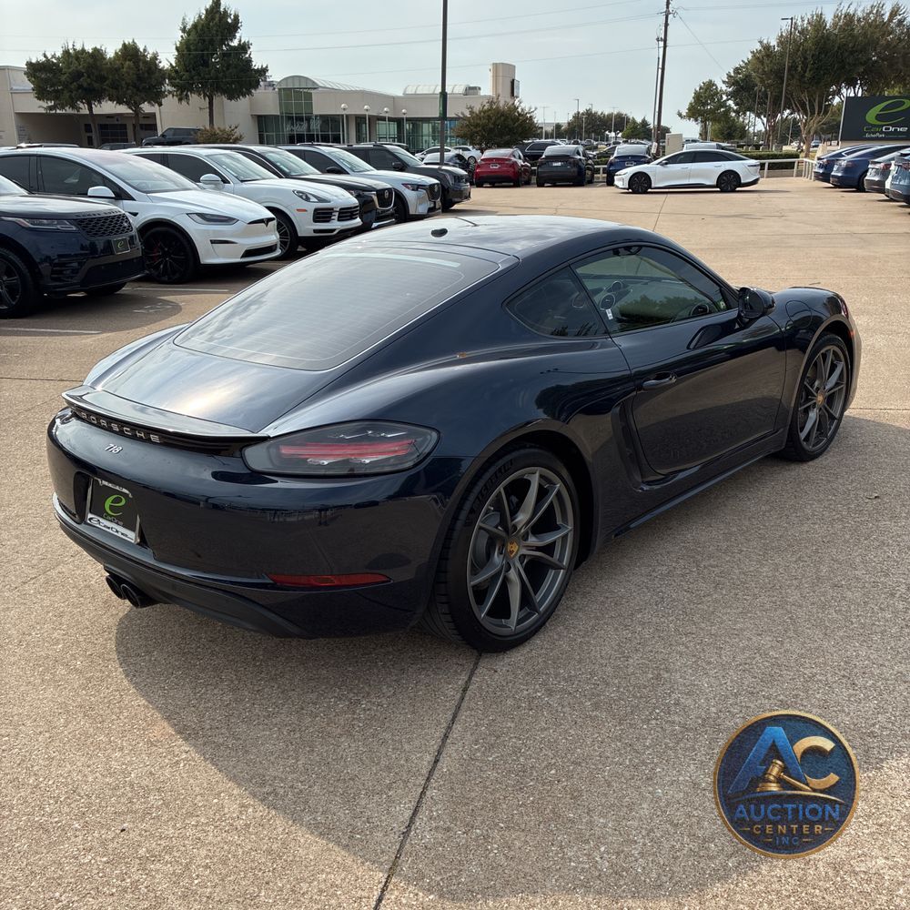 2017 Porsche 718 Cayman Base