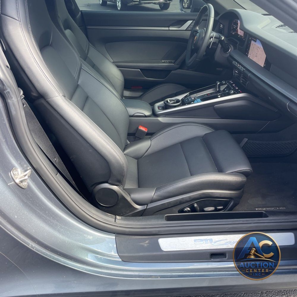 2025 Porsche 911 Carrera