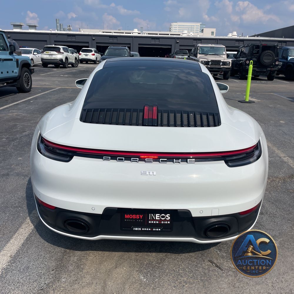 2024 Porsche 911 Carrera