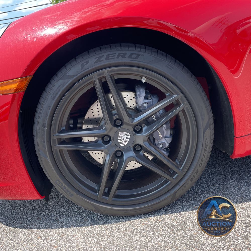 2019 Porsche 911 Carrera