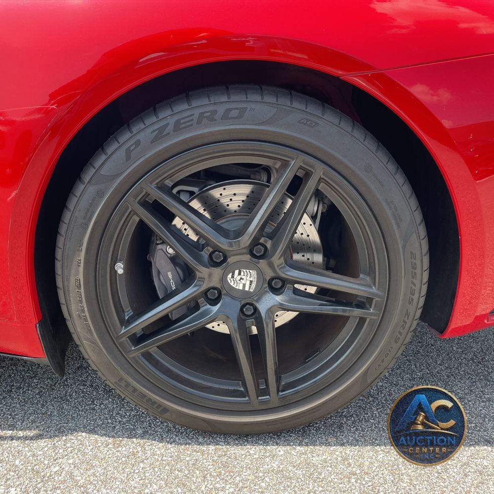 2019 Porsche 911 Carrera