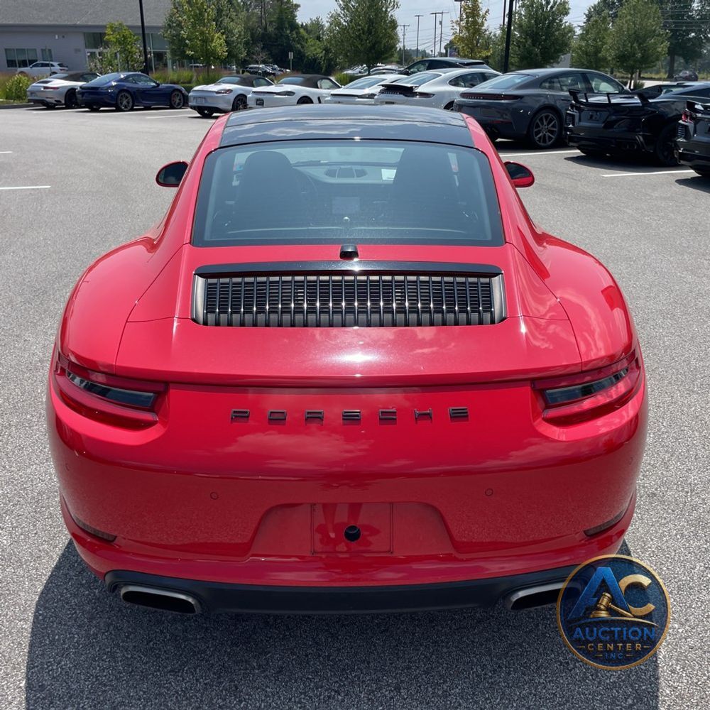 2019 Porsche 911 Carrera
